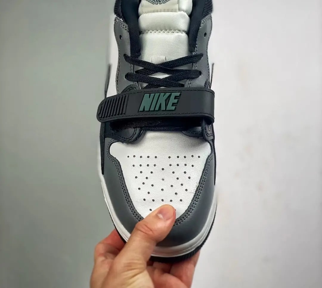 Giày Nike Air Jordan Legacy 312 Low 'White Black' CD9054-131 — ảnh 3