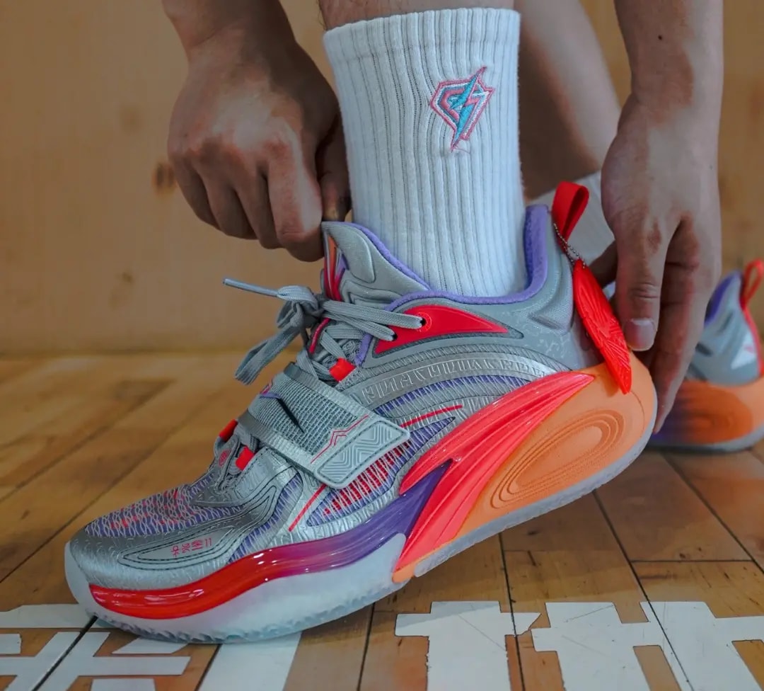 Giày Anta Kai 1 x Sneaker Verse 'Kaiverse' 112421102S-4 — ảnh 3