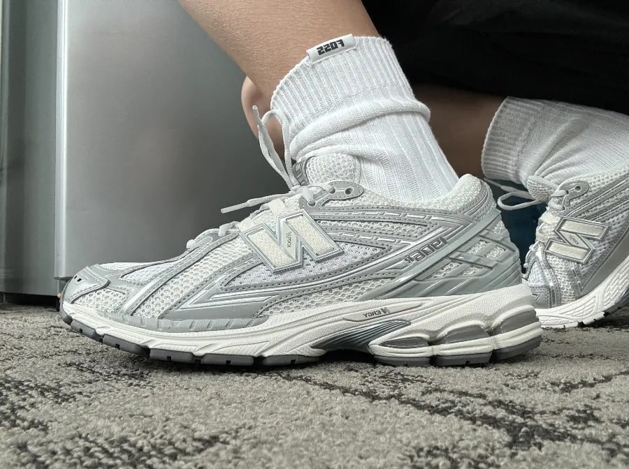 Giày New Balance 1906R 'White Silver' M1906RJM — ảnh 3