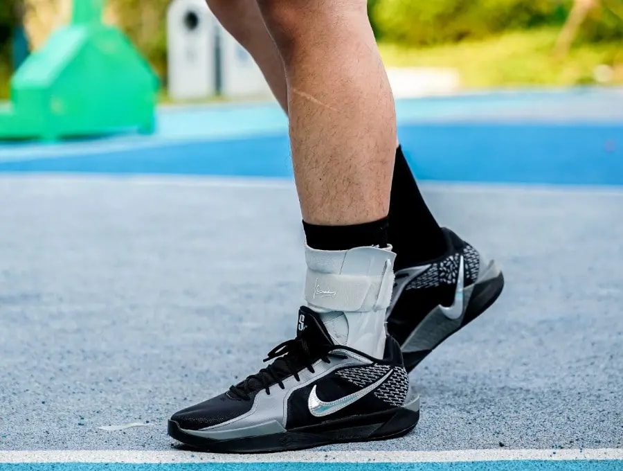 Giày Nike Wmns Sabrina 2 'Mirrored' FQ2174-001 — ảnh 5