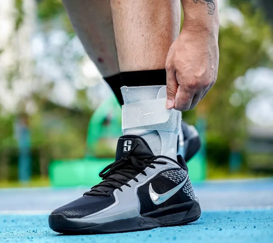 Giày Nike Wmns Sabrina 2 'Mirrored' FQ2174-001 — ảnh 2
