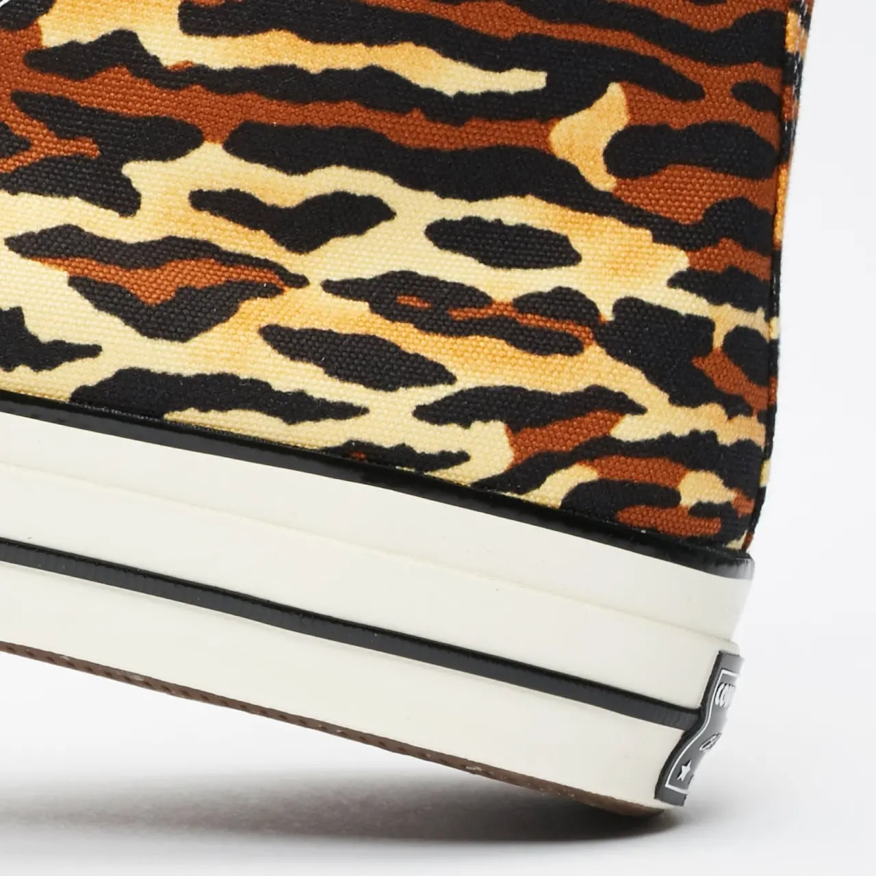 Giày Converse Chuck 70 High x Wacko Maria x Invincible 'Animal' 167497C — ảnh 2