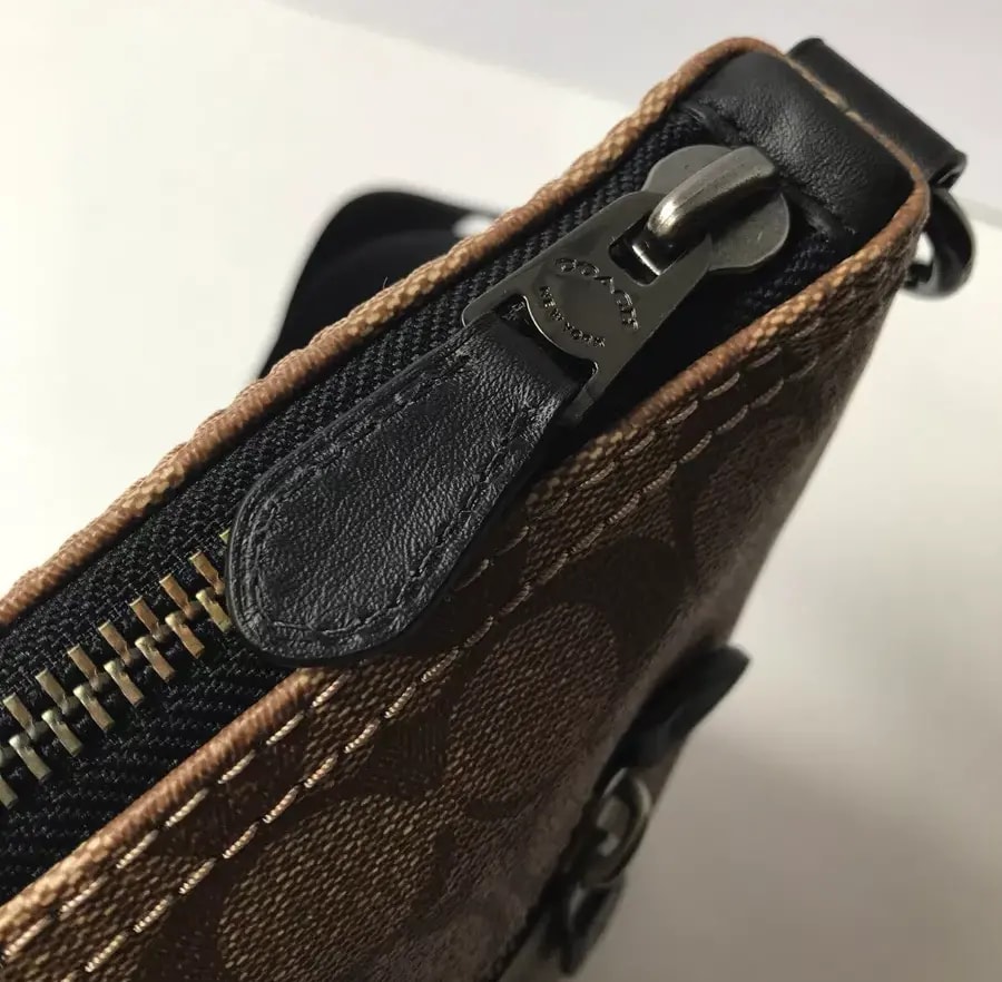 Túi Coach Monogram Badge Canvas x Star Wars 'Khaki' F88114-QBTN2 — ảnh 3