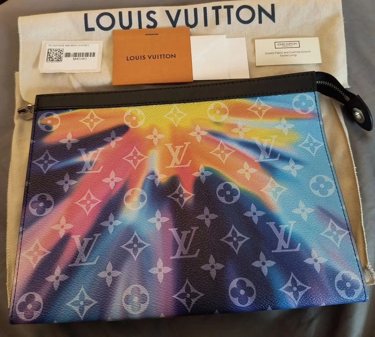 Túi Louis Vuitton Voyage Pochette 'Monogram Multicolor' M45941 — ảnh 4