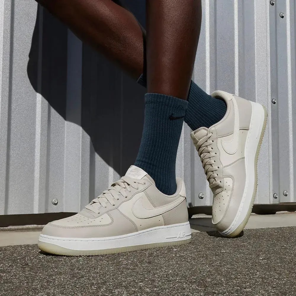Giày Nike Air Force 1 '07 LV8 'Light Bone' FN5832-001 — ảnh 2