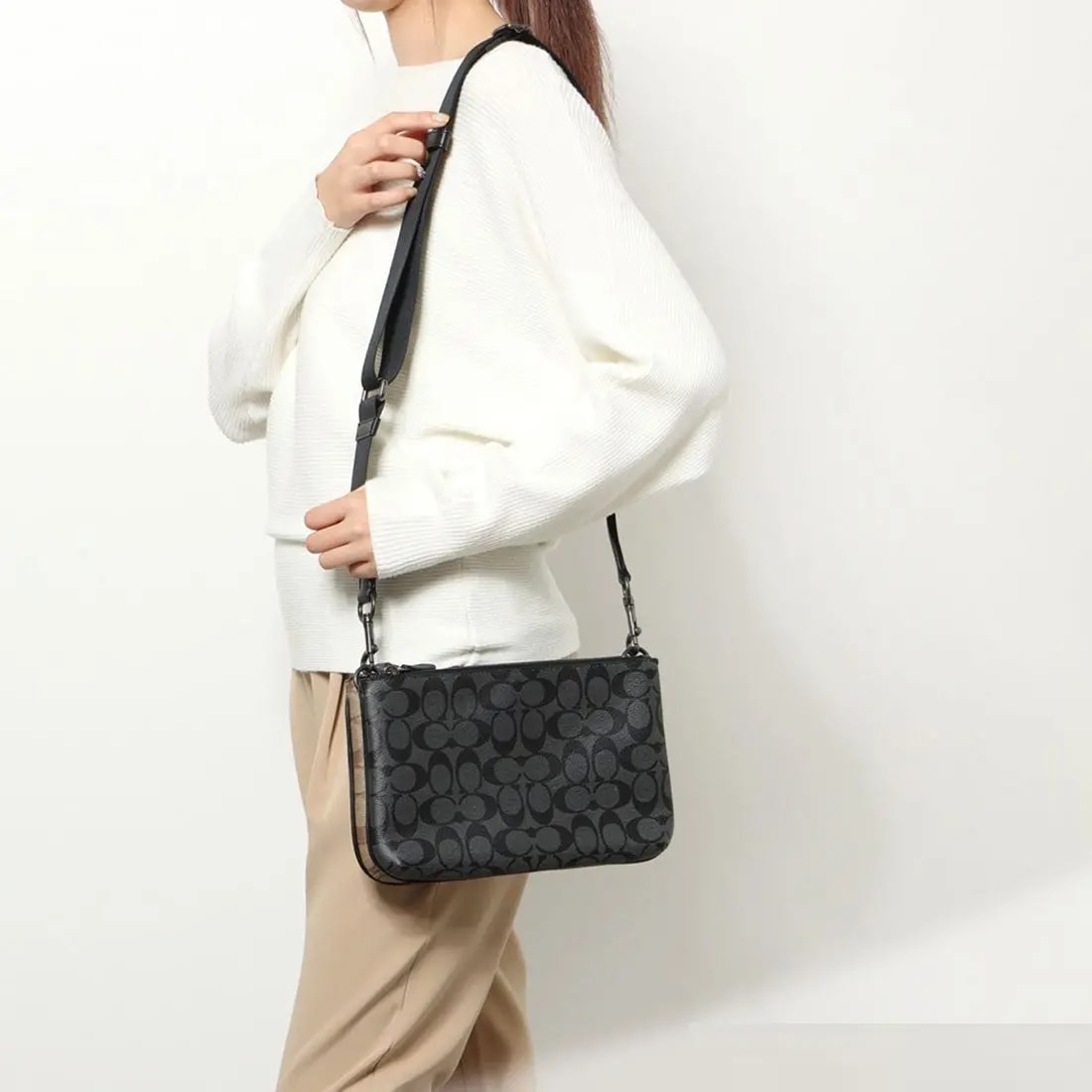 Túi Coach Everett Crossbody 'Black' C8179-QBTUP — ảnh 2
