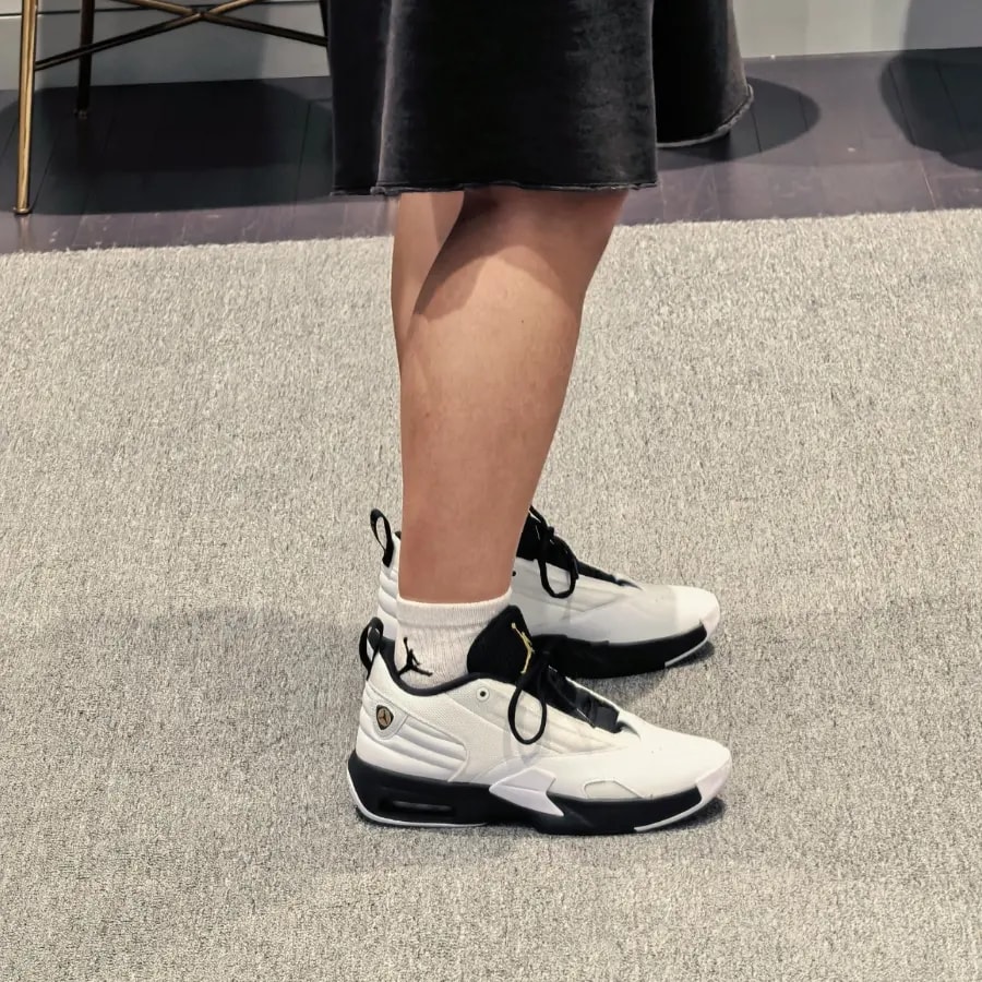 Giày Nike Air Jordan Max Aura 6 'Black White' FQ8298-101 — ảnh 2