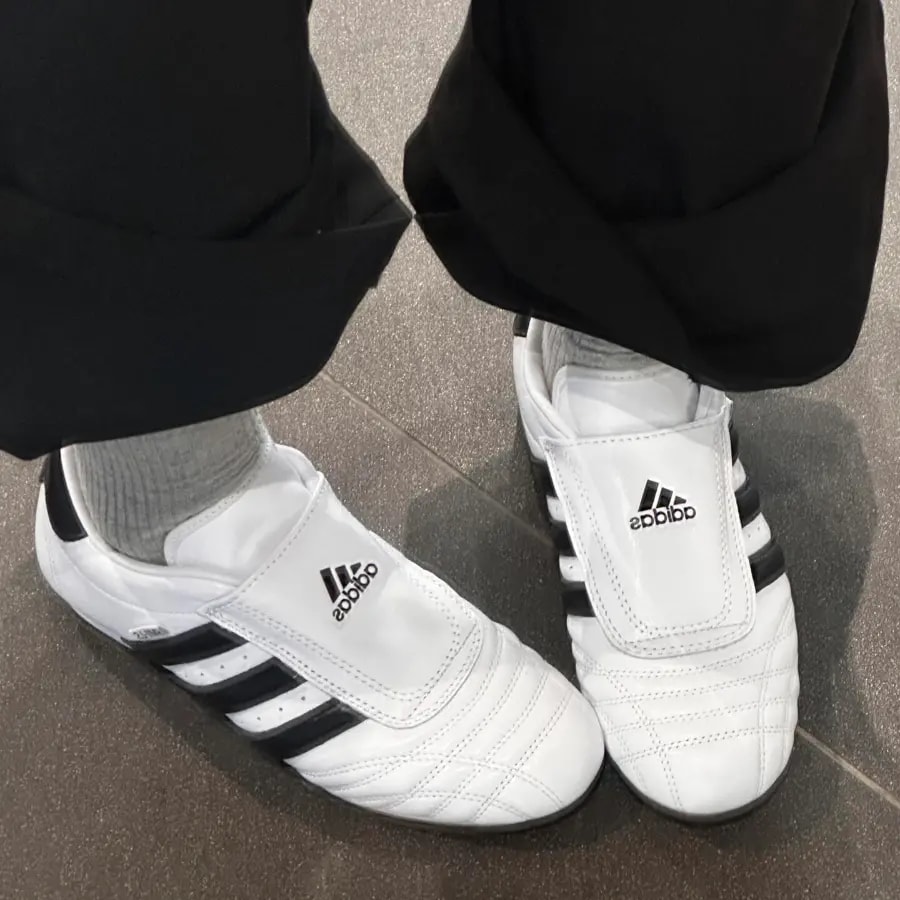 Giày Adidas Wmns Taekwondo 'White Black Gum' JQ4774 — ảnh 2