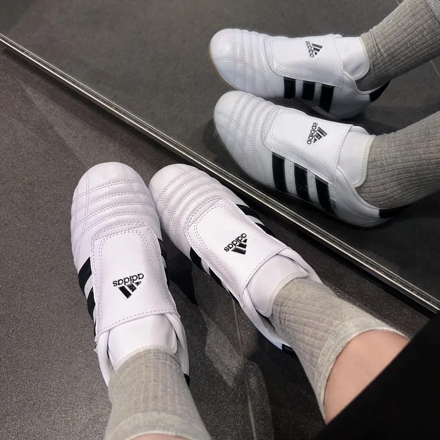 Giày Adidas Wmns Taekwondo 'White Black Gum' JQ4774 — ảnh 3