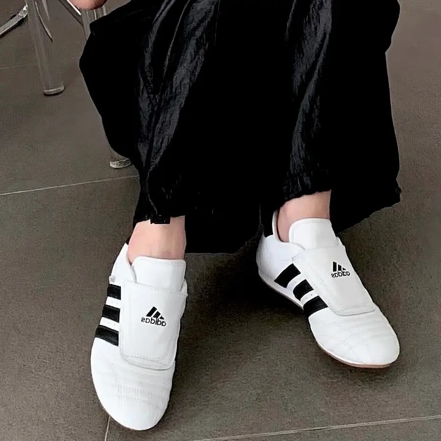 Giày Adidas Wmns Taekwondo 'White Black Gum' JQ4774 — ảnh 4