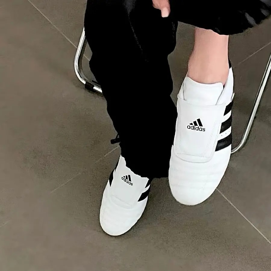 Giày Adidas Wmns Taekwondo 'White Black Gum' JQ4774 — ảnh 5