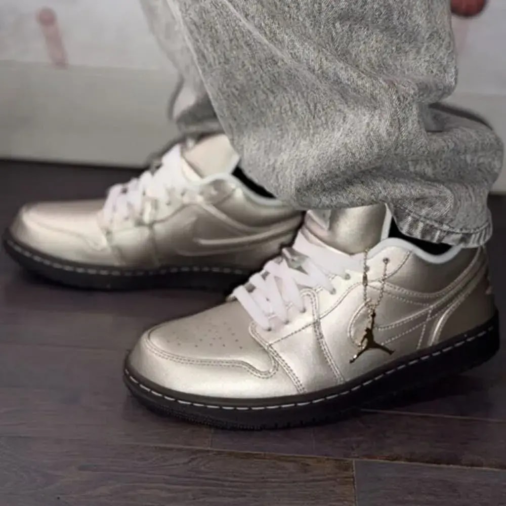 Giày Nike Air Jordan 1 Low SE 'Metallic Zinc' HQ3529-099 — ảnh 3