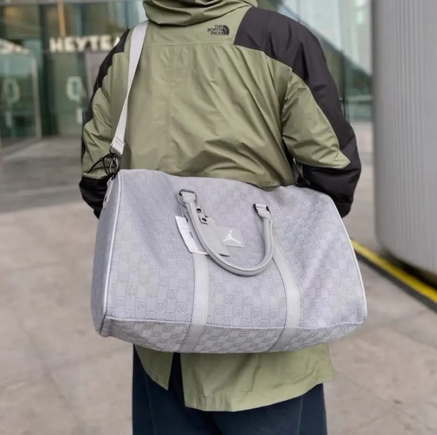 Túi Nike Jordan Monogram Duffle 'Grey White' FJ6787-010 — ảnh 3