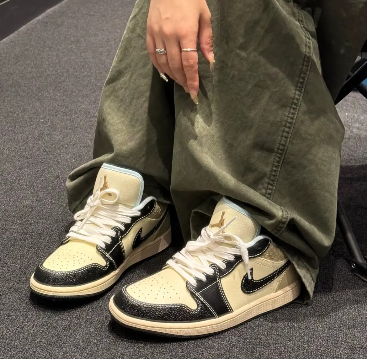 Giày Nike Air Jordan 1 Low SE 'Woven' HQ3437-101 — ảnh 2