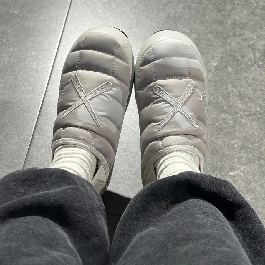 Giày The North Face Thermoball Traction x Kaws 'Moonlight' NF0A7W6J-944 — ảnh 2