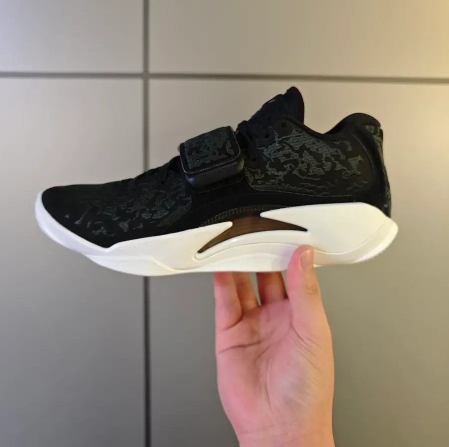 Giày Nike Air Jordan Zion 3 M.U.D. SE 'Black Dark' FN1778-002 — ảnh 2