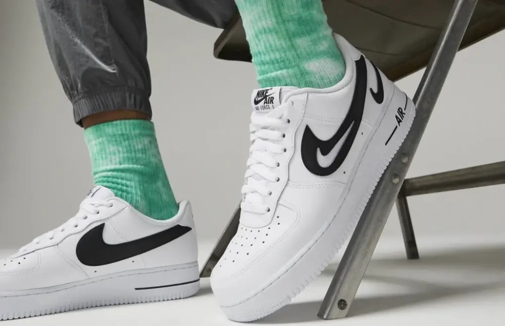 Giày Nike Air Force 1 Low GS 'Swoosh White Black' DR7889-100 — ảnh 2