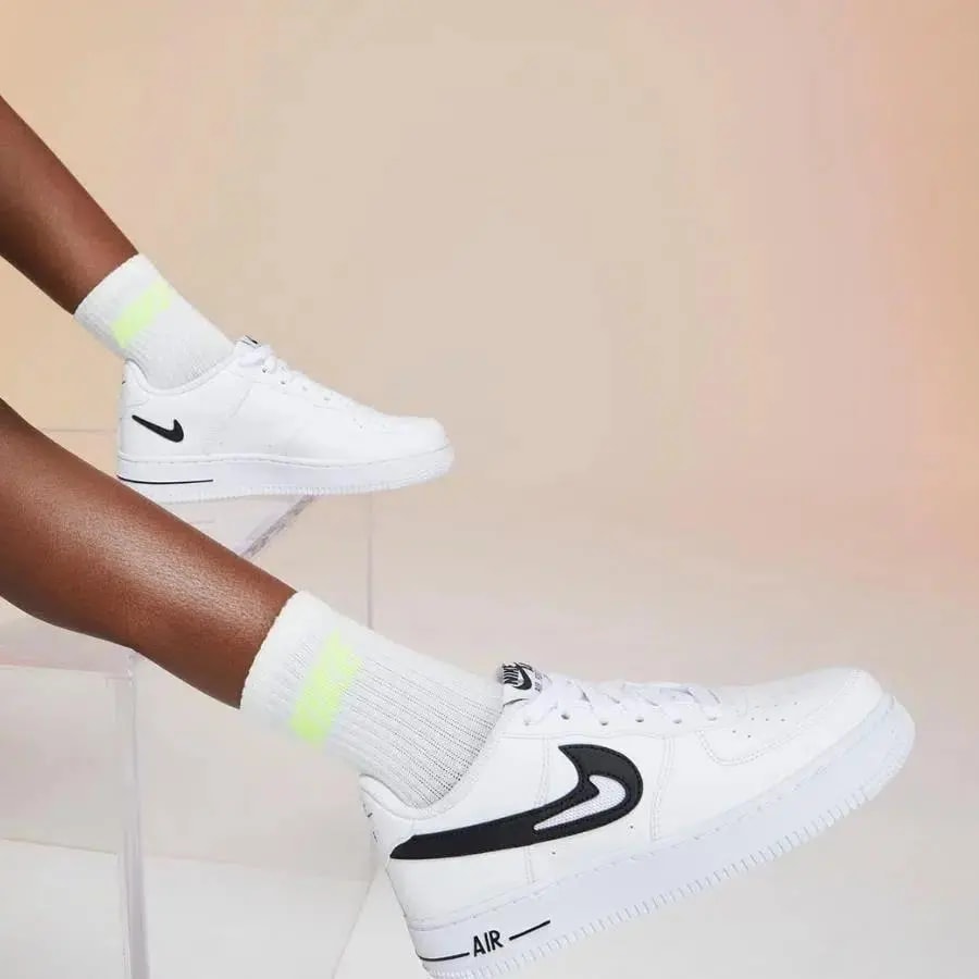 Giày Nike Air Force 1 Low GS 'Swoosh White Black' DR7889-100 — ảnh 4