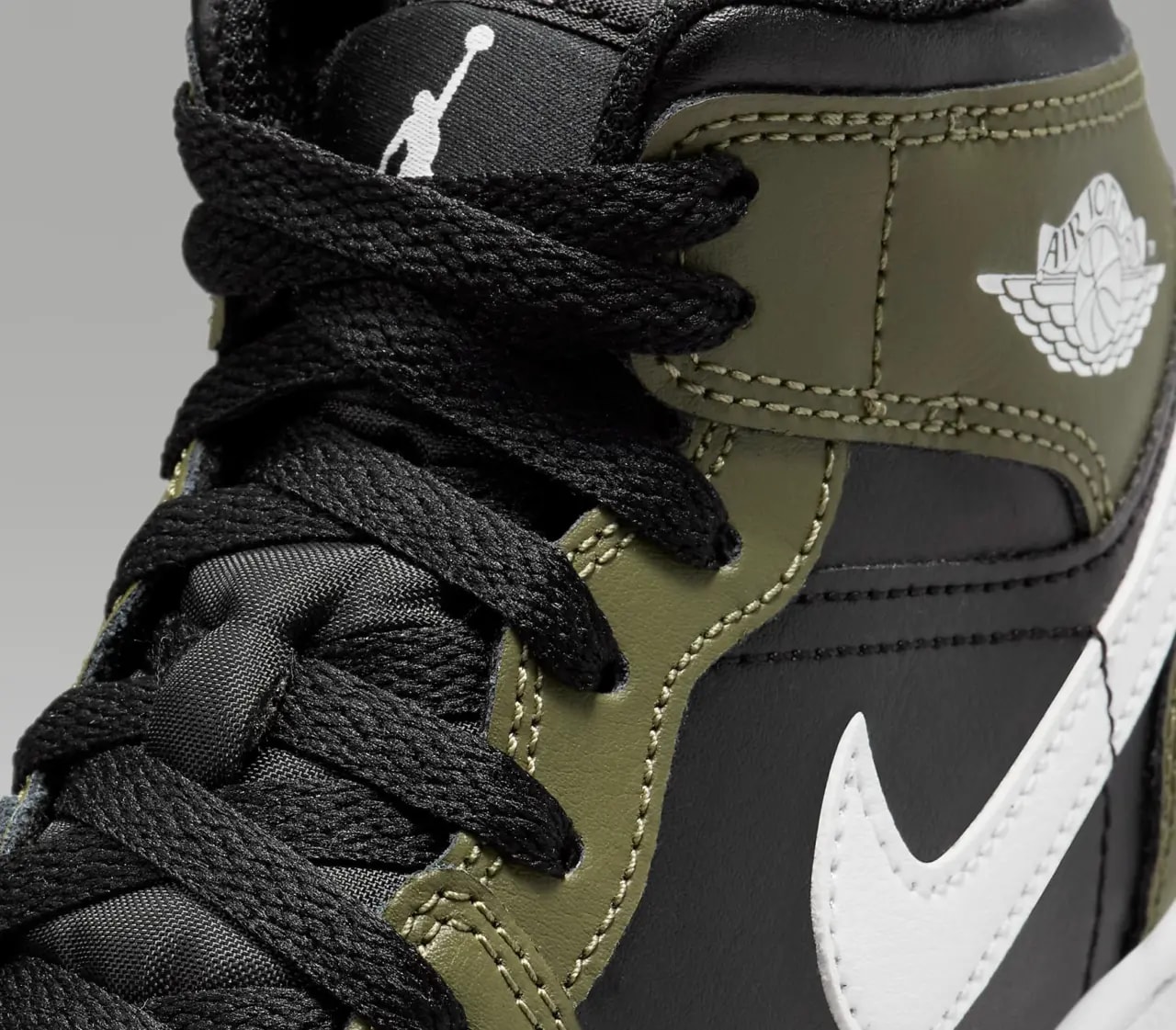 Giày Nike Air Jordan 1 Mid GS 'Black White Olive' DQ8423-092 — ảnh 2