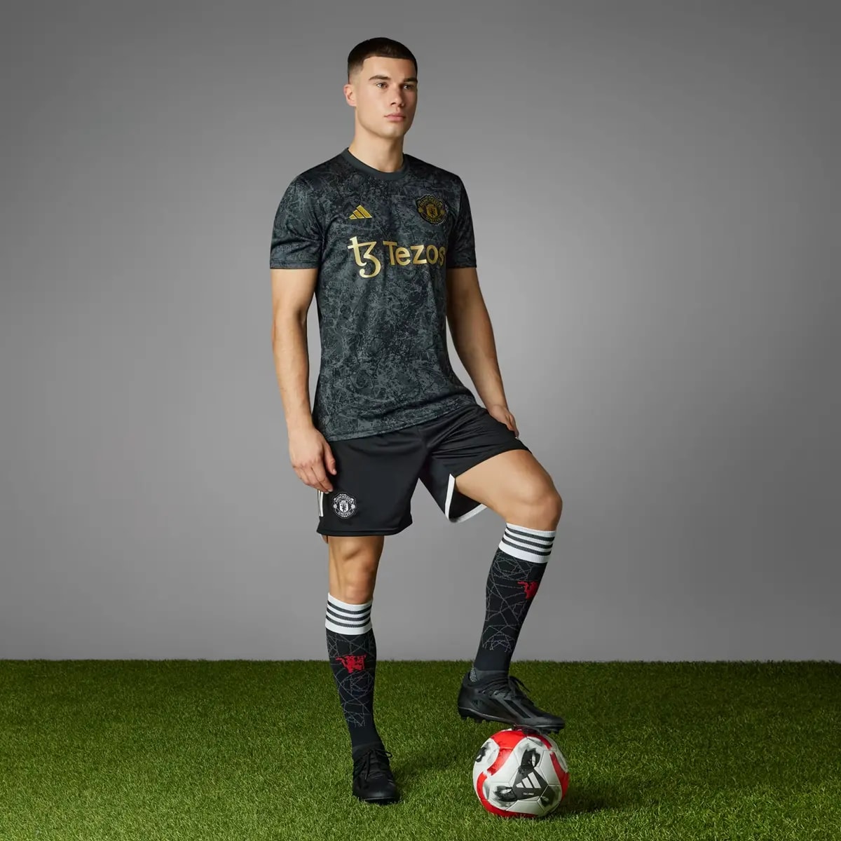 Áo Adidas Manchester United Pre-Match 'Stone Roses' IQ1566 — ảnh 4