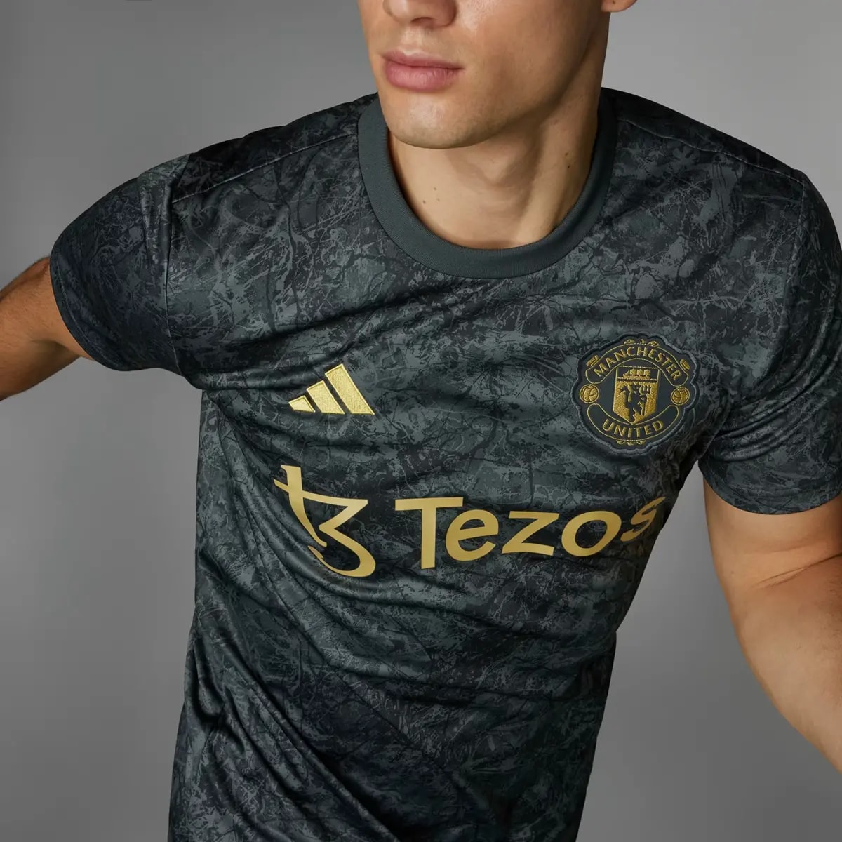 Áo Adidas Manchester United Pre-Match 'Stone Roses' IQ1566 — ảnh 2
