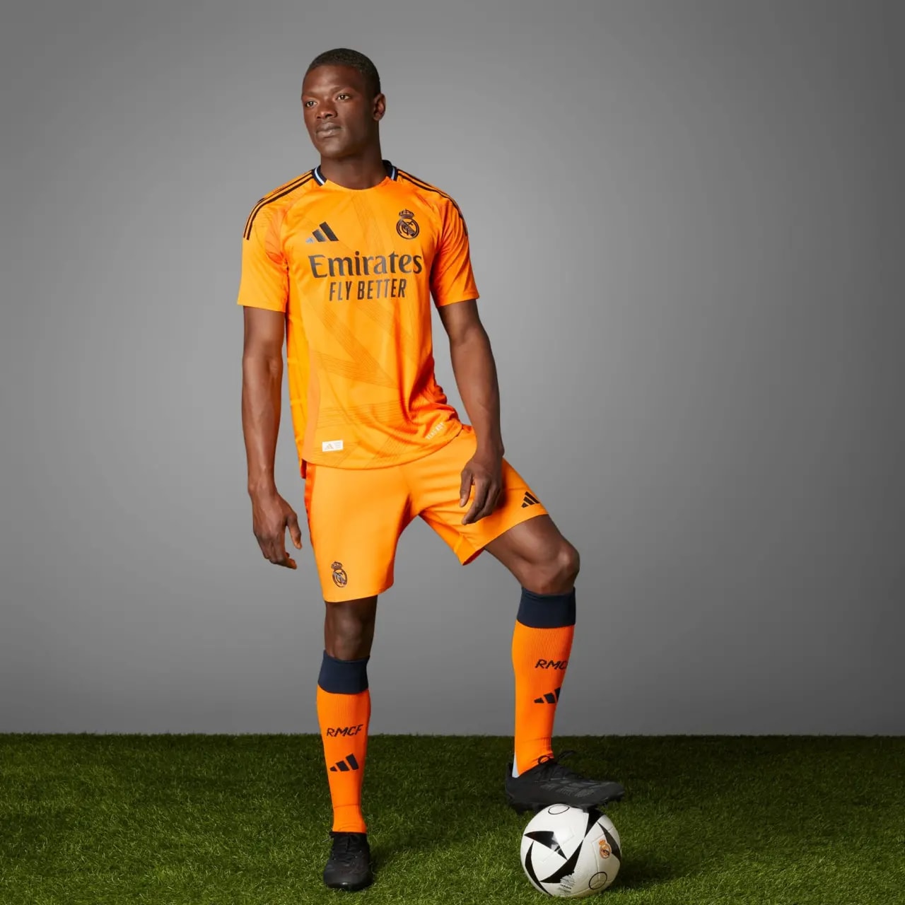 Áo Adidas Real Madrid 24/25 Away 'Orange' IZ1642 — ảnh 2