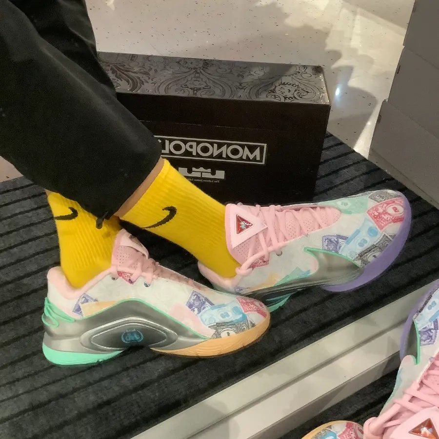 Giày Nike Monopoly x LeBron 22 QS 'Currency' FZ1097-100 — ảnh 2