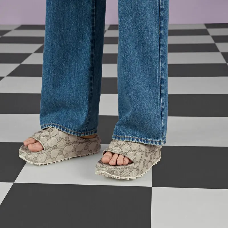 Dép Gucci Interlocking G Slide 'Monogram' 725535-JAAC6-9742 — ảnh 2