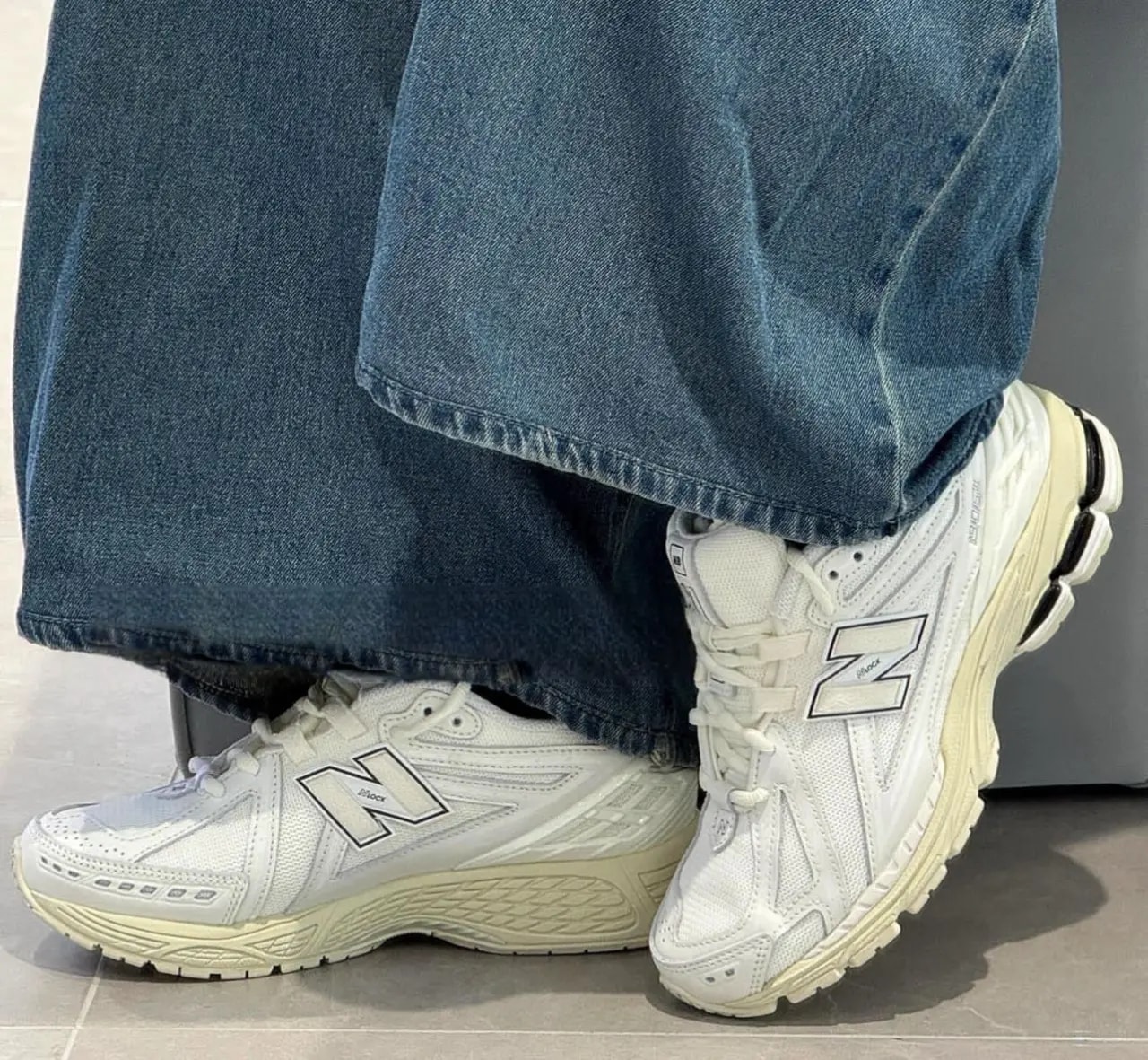 Giày New Balance 1906R 'White Black' M1906RWW — ảnh 2