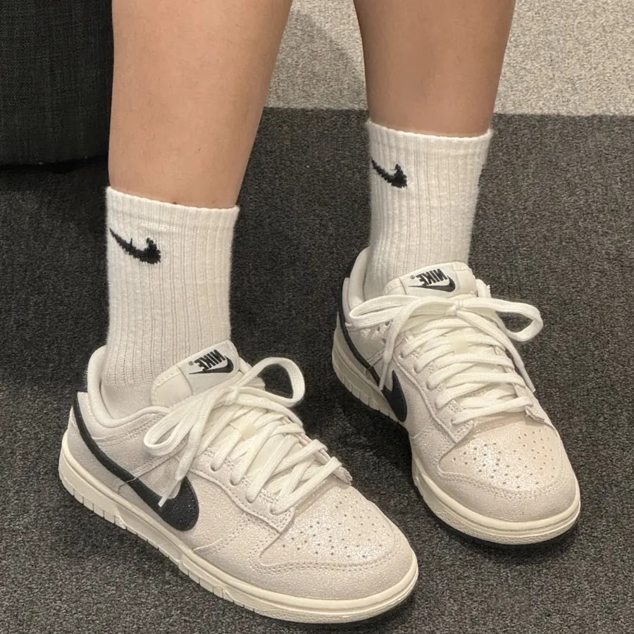 Giày Nike Wmns Dunk Low SE 'White Glittery' HQ3502-100 — ảnh 2