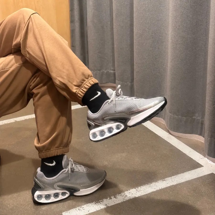 Giày Nike Wmns Air Max DN 'Metallic Silver' HJ9638-001 — ảnh 2
