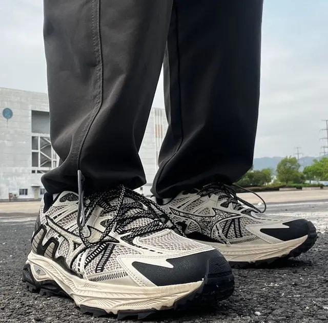 Giày Mizuno Racer Trail 'Cream Black White' D1GH223801 — ảnh 2