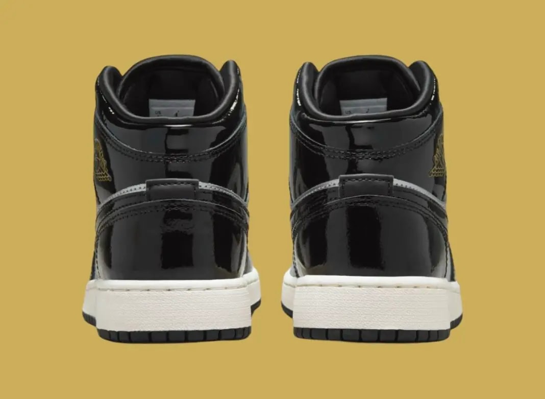 Giày Nike Air Jordan 1 Mid SE GS 'Black Metallic Silver' FZ3938-001 — ảnh 2