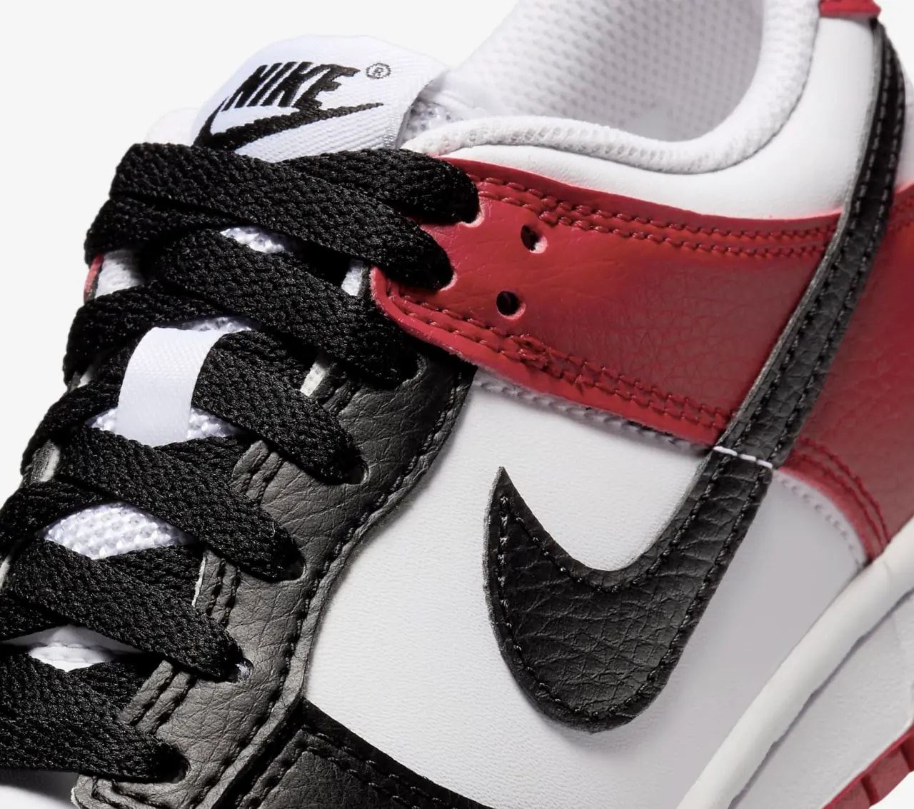 Giày Nike Dunk Low GS 'Black Toe' HF9980-600 — ảnh 2