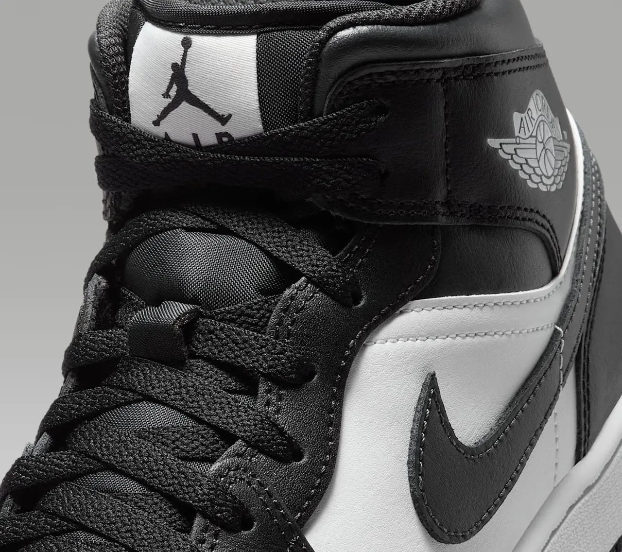 Giày Nike Air Jordan 1 Mid 'Off Noir Toe' DQ8426-010 — ảnh 2