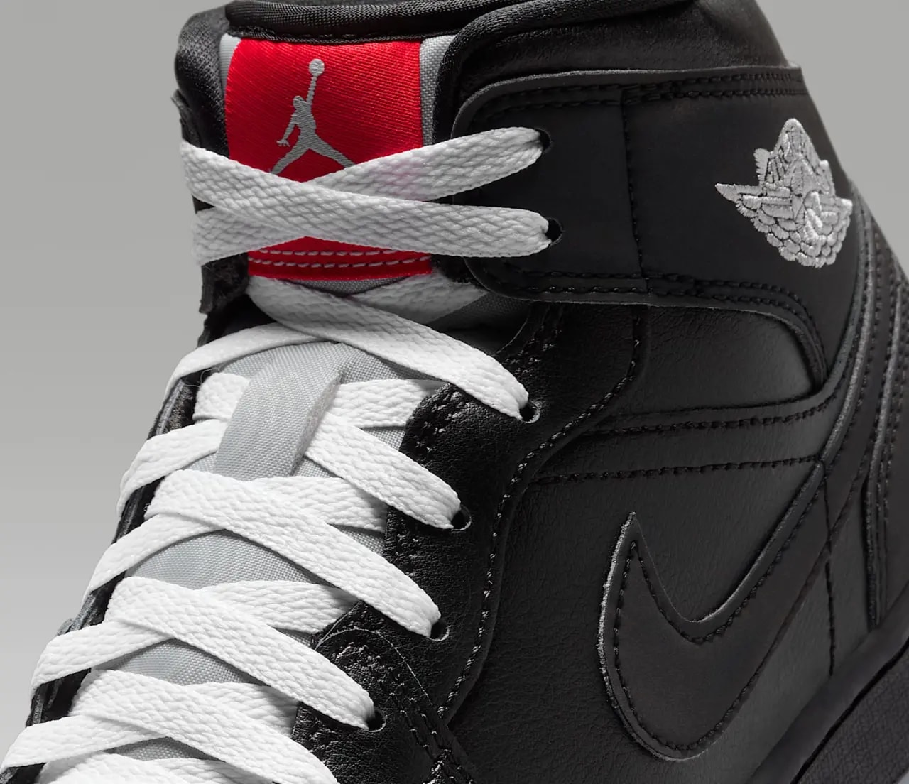 Giày Nike Air Jordan 1 Mid SE 'Black Metallic Reimagined' HV5177-010 — ảnh 2