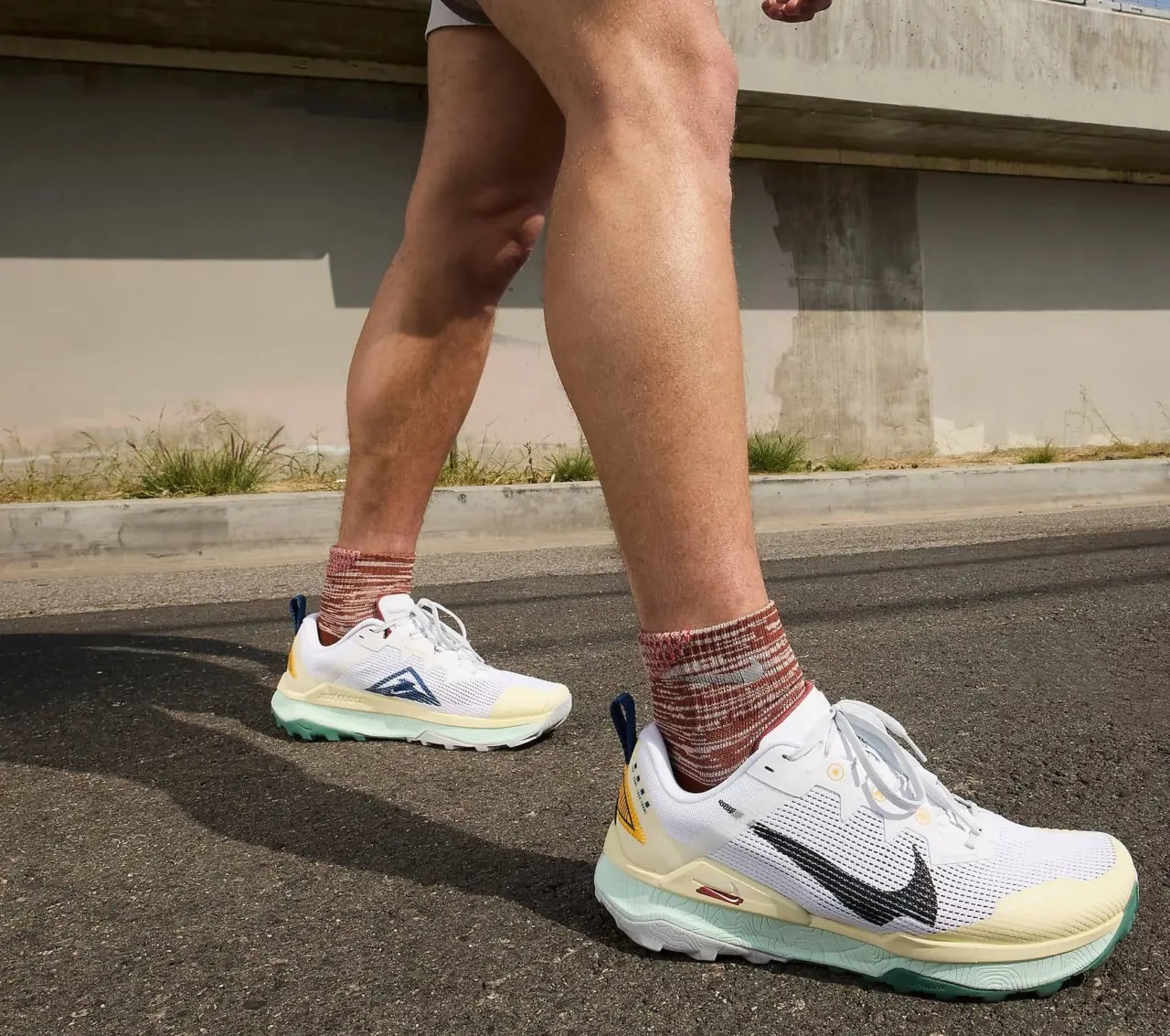Giày Nike Wildhorse 8 'White Alabaster University Gold Black' DR2686-101 — ảnh 2