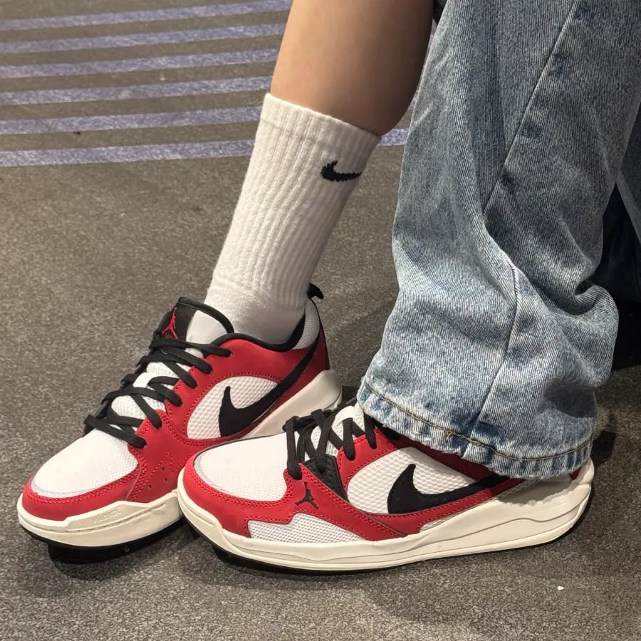 Giày Nike Air Jordan CMFT Era 'Chicago' HJ6777-106 — ảnh 3