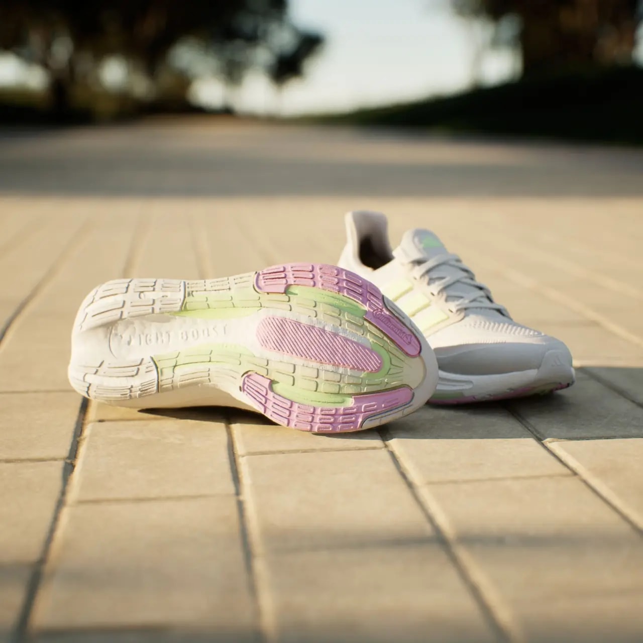 Giày Adidas Ultraboost Light 'Crystal White' IE3337 — ảnh 4