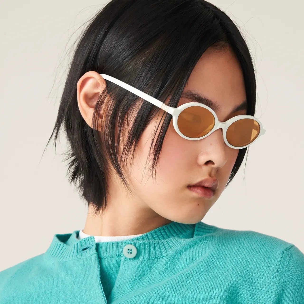 Kính Miu Miu Regard Sunglasses 'White' SMU04Z-E142-FE40D-C-A050 — ảnh 2