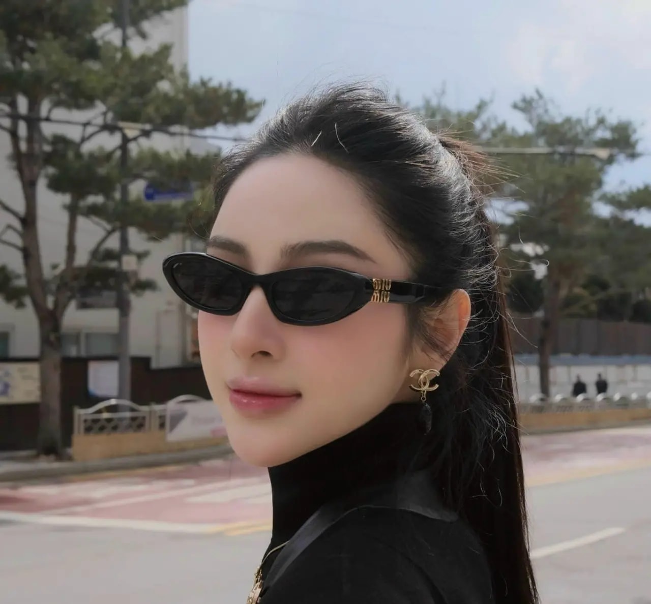 Kính Miu Miu Cat Eye Sunglasses 'Black' MU-09YS-1AB5S0 — ảnh 2