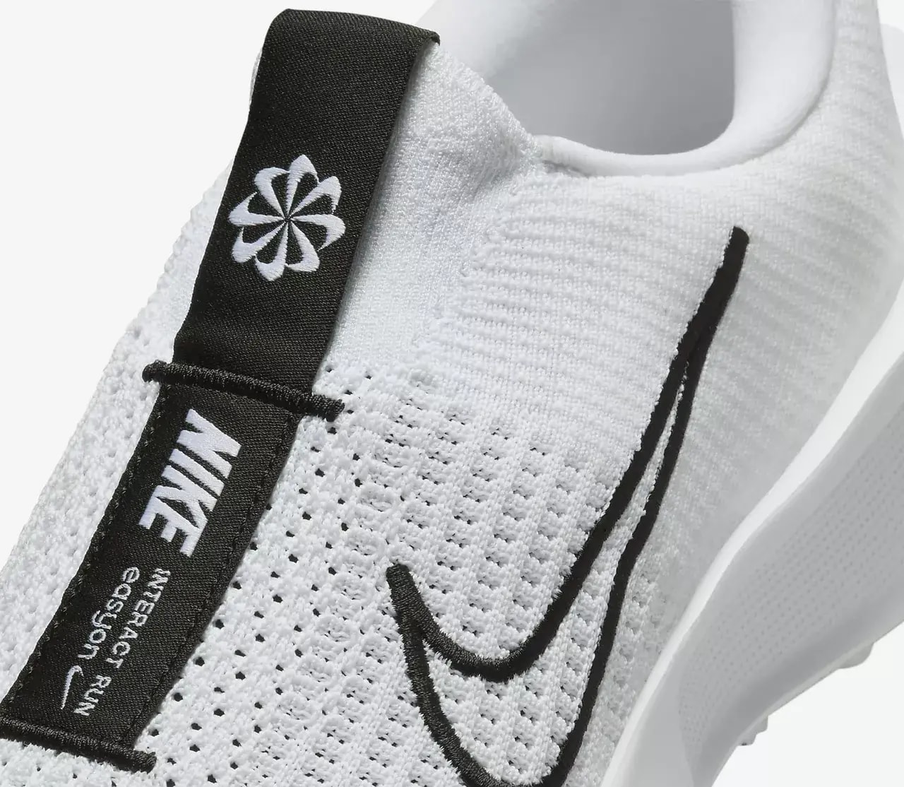 Giày Nike Interact Run EasyOn 'White Black' FV5590-100 — ảnh 3