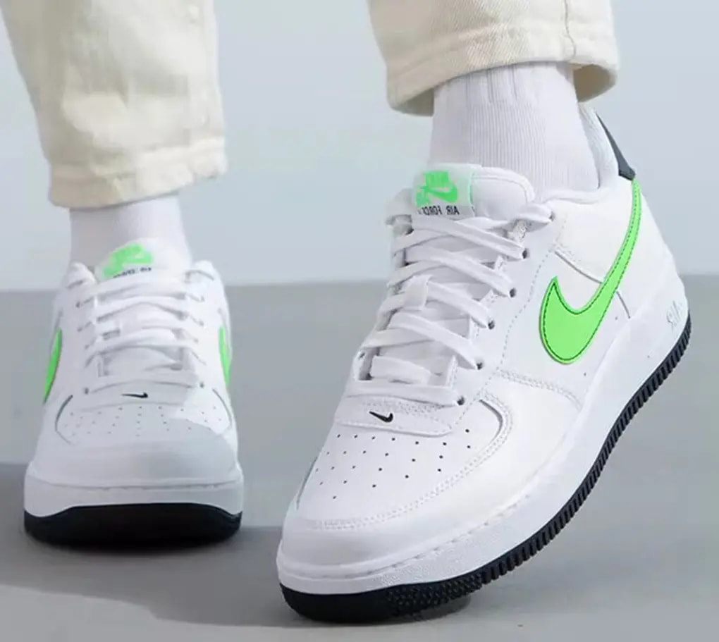 Giày Nike Air Force 1 Low ‘White Green Strike’ FV5948-106 — ảnh 2