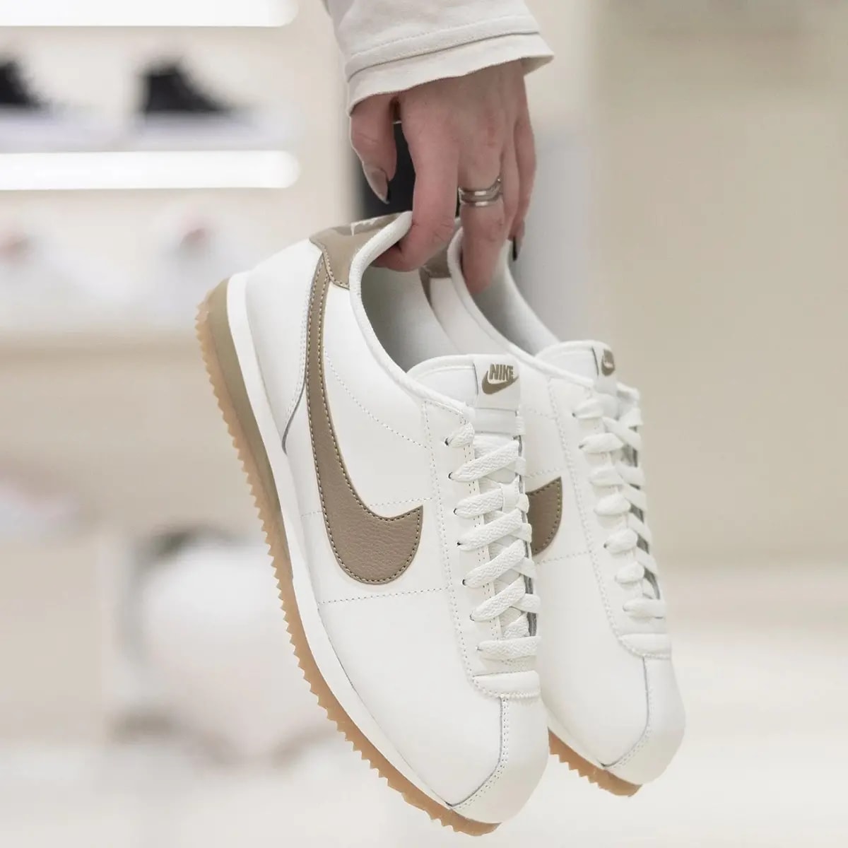Giày Nike Cortez Leather 'Sail Gum Yellow Parachute' DM4044-109 — ảnh 2