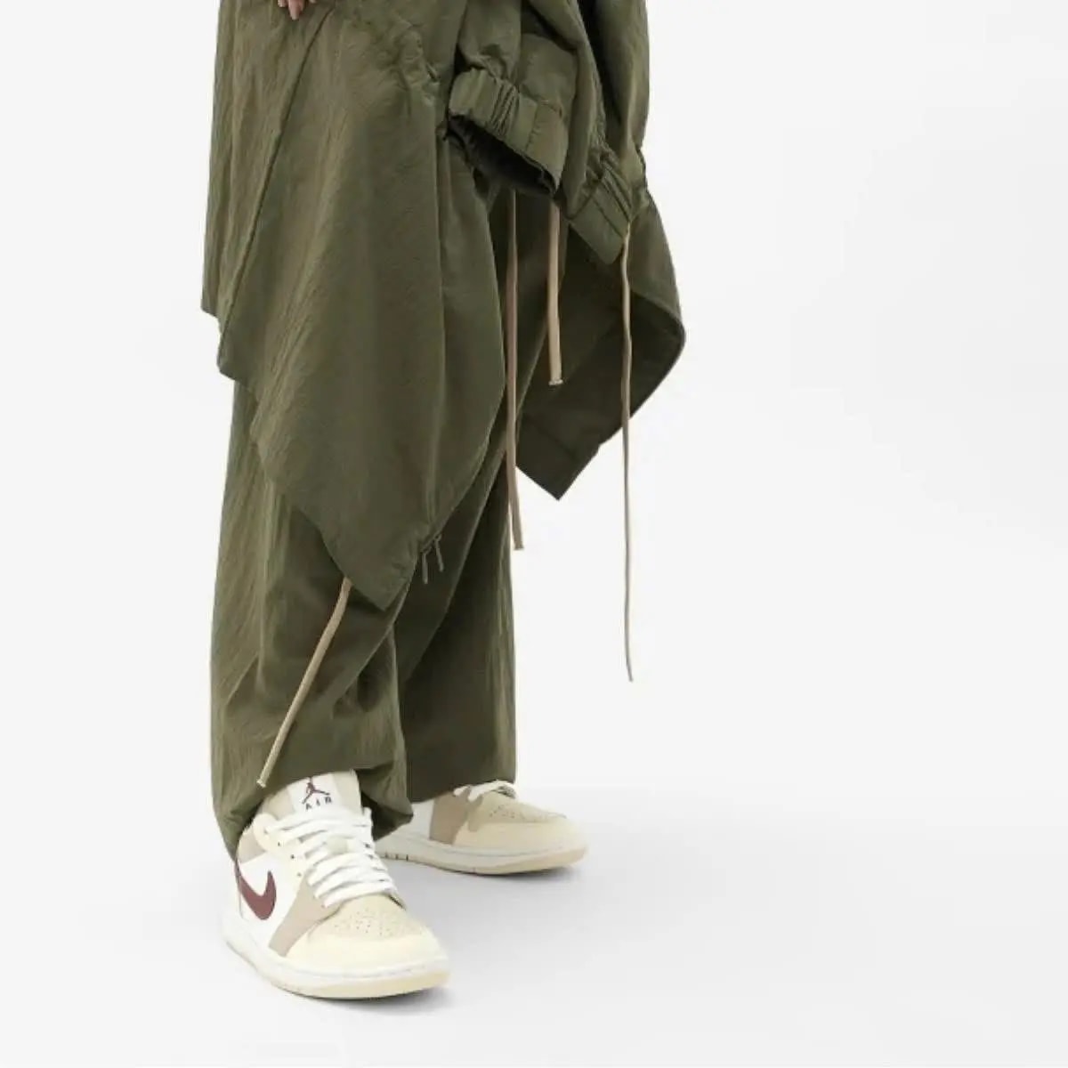 Giày Nike Air Jordan 1 Low SE 'Desert Khaki Red Sepia' HV6530-100 — ảnh 3