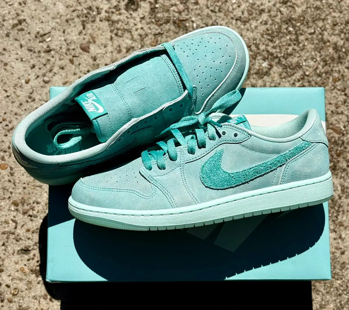 Giày Nike Air Jordan 1 Low OG 'Washed Teal' HQ8111-300 — ảnh 2