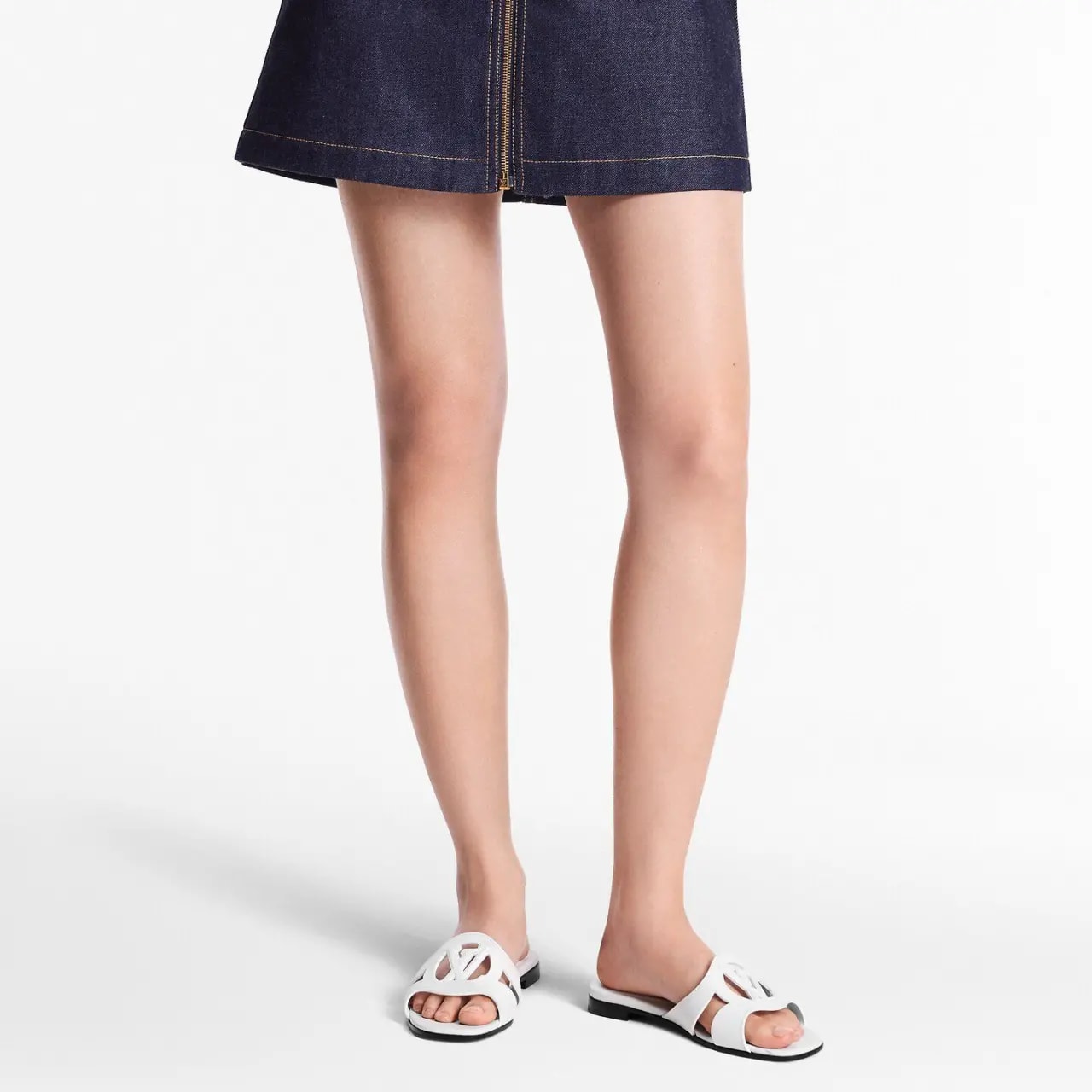 Dép Louis Vuitton LV Isola Flat Mules 'White' 1ABOZK — ảnh 4