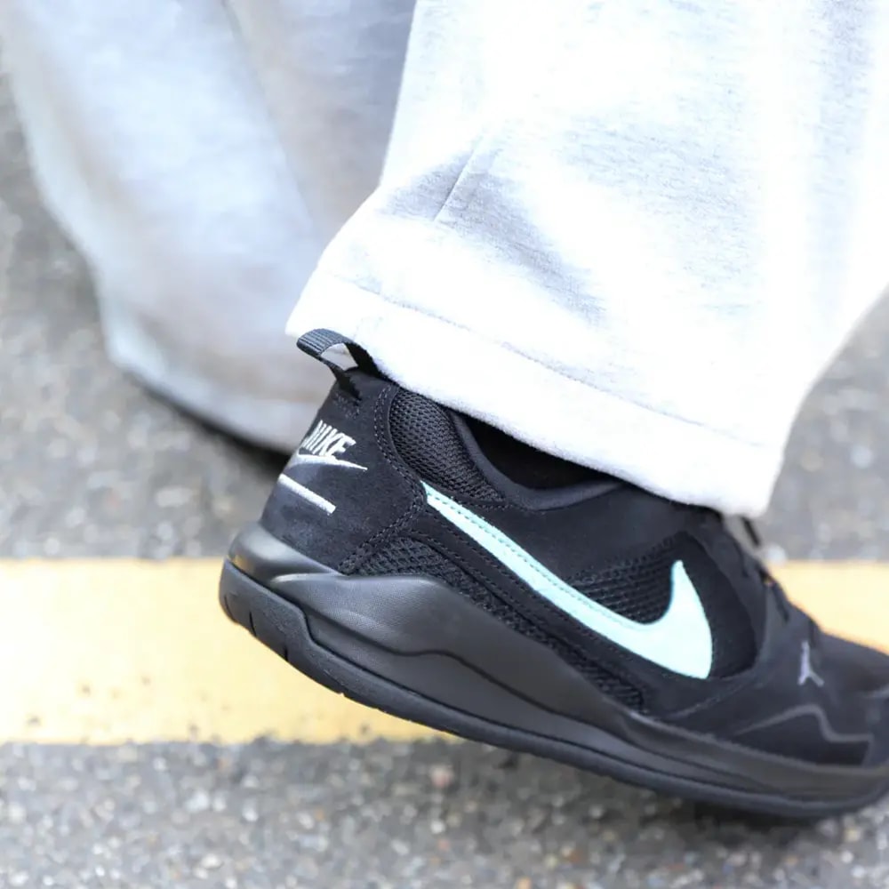 Giày Nike Air Jordan CMFT Era 'Black Sail Cool Grey Mineral' HJ6777-002 — ảnh 4