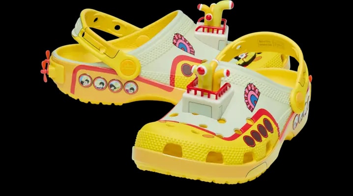 Dép Crocs Classic Clog 'Yellow Submarine' 210893-90H — ảnh 2