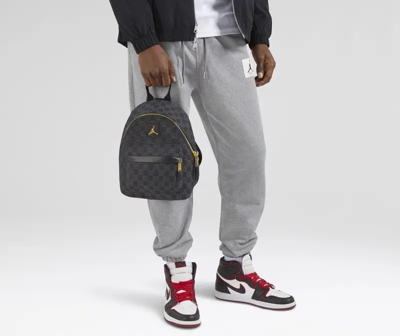 Túi Nike Monogram Mini Backpack 'Black' 7A0761-023 — ảnh 3